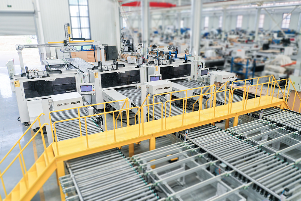 EXCITECH Drilling Cell—inteligentna rešitev za samodejno vrtanje. Ni omejeno z delom, proizvodnja v več izmenah, zahteva manj operaterjev kot ročno, poveča produktivnost